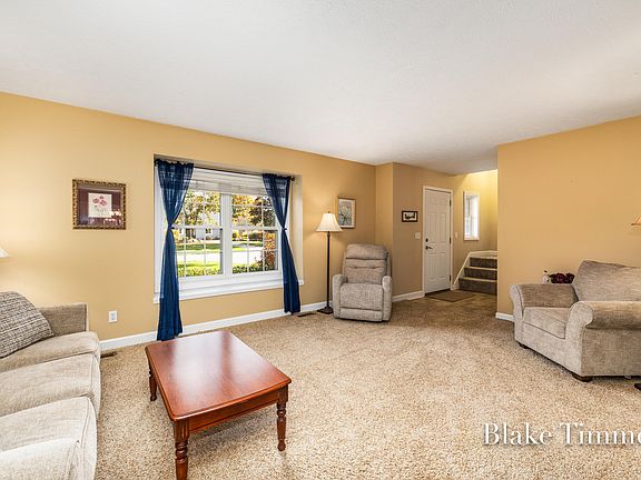 4th image of 6025 Arroyo Vista Dr NE