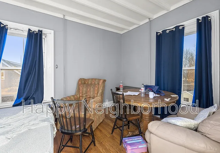 216 E Main St #7 — Photo 1