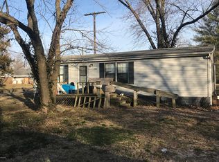 1010 Madison St, Eldorado, IL 62930