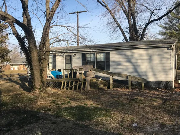 1010 Madison St, Eldorado, IL 62930