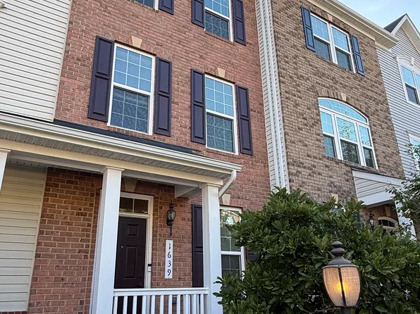 1639 Dorothy Ln, Woodbridge, VA 22191