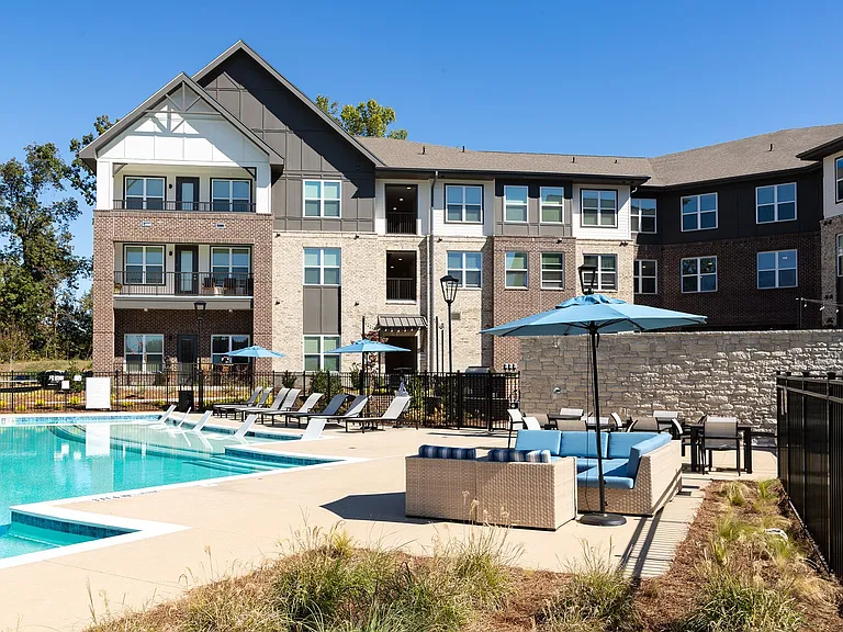 Aura Creekside Apartments — Photo 32