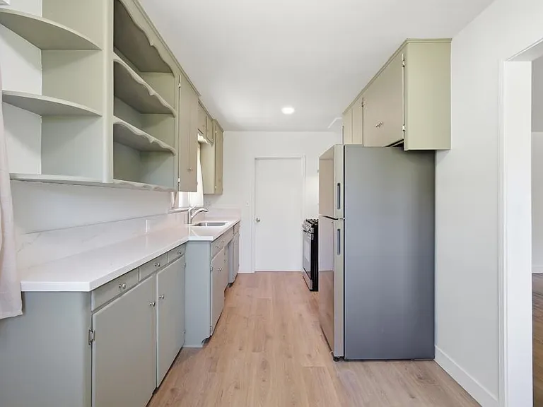 311 S Signal St — Photo 10