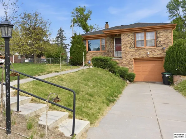 2618 Weber St, Omaha, NE 68112