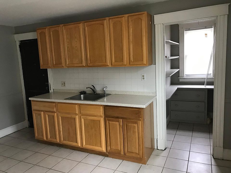 2nd image of 67 Woodlawn St