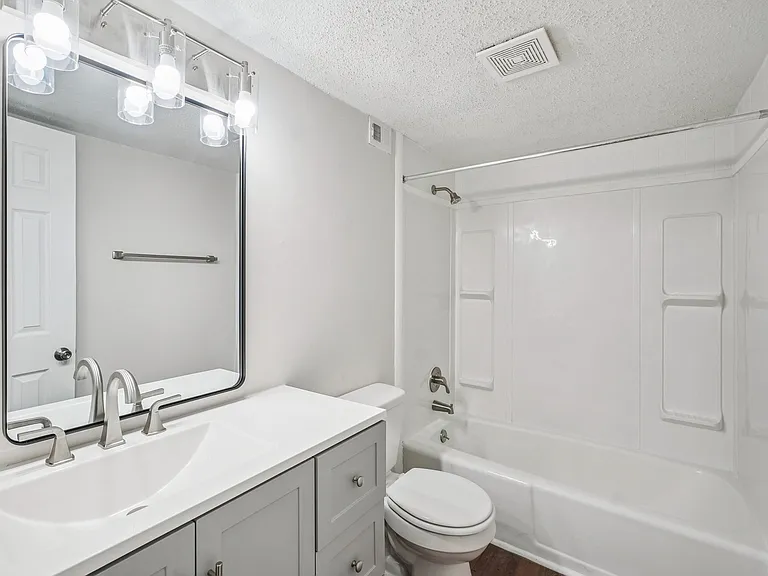 Spanish Trace Apartments — Photo 16