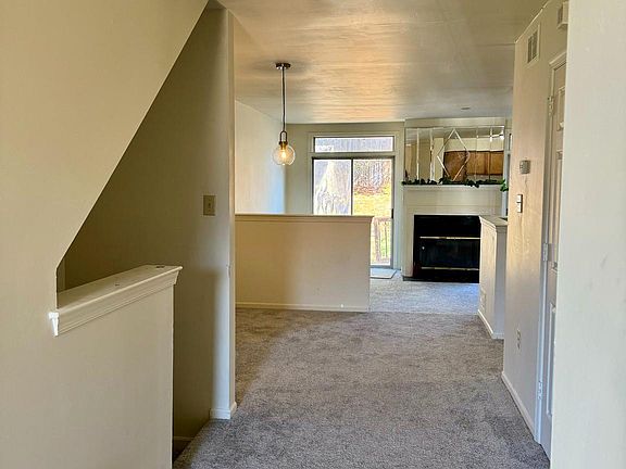 3rd image of 147 Mendel Ct