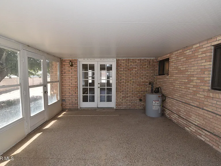 807 Poplar St — Photo 15
