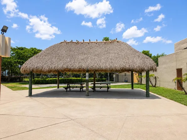 3051 Sunrise Lakes Drive E #203, Sunrise, FL 33322