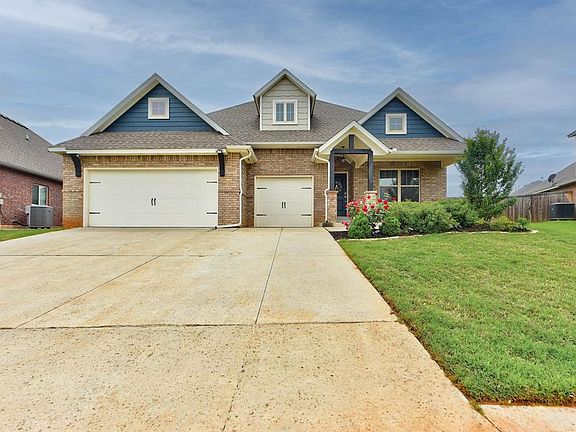 2nd image of 2617 Foxglove Ln