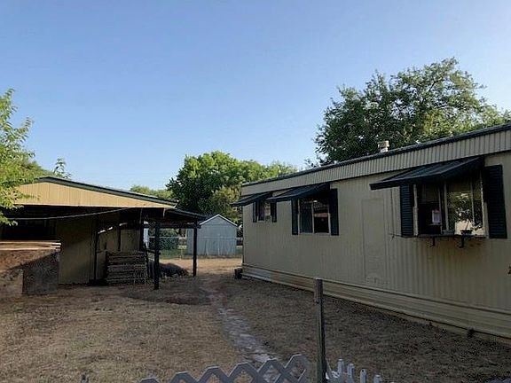 2nd image of 1604 Lands End St