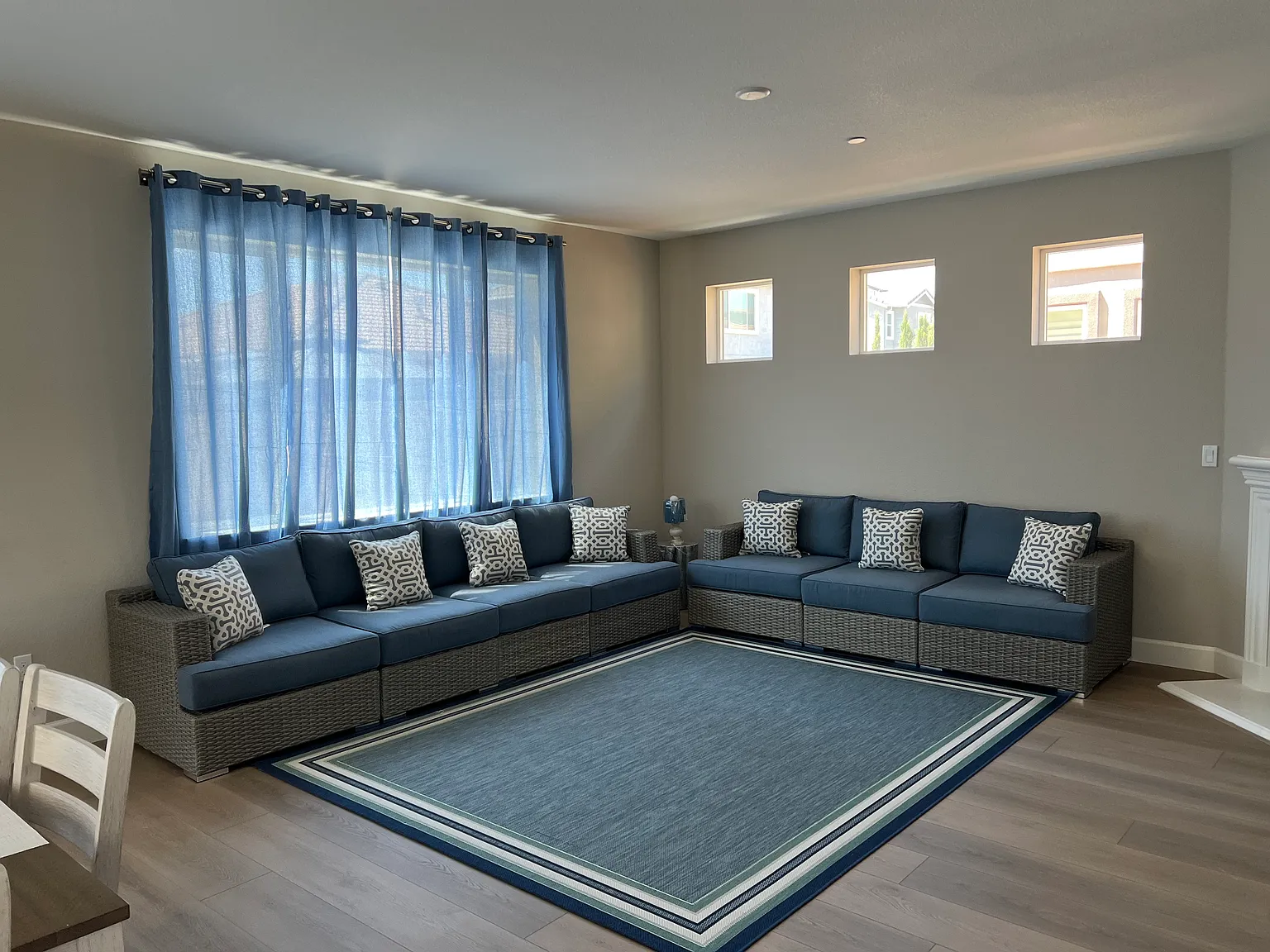 4 bed, 2900 sqft, $3,750 — Photo 3