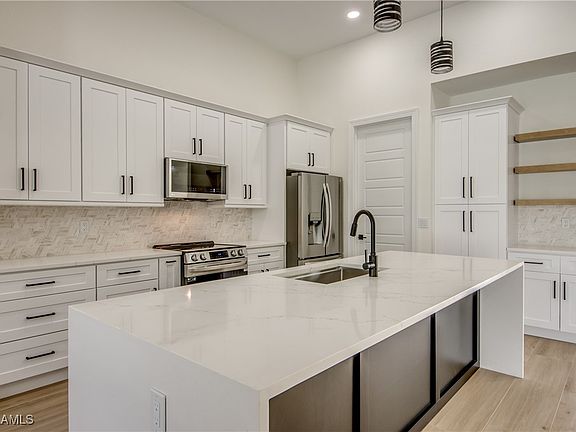 5th image of 2321 SW 27th St