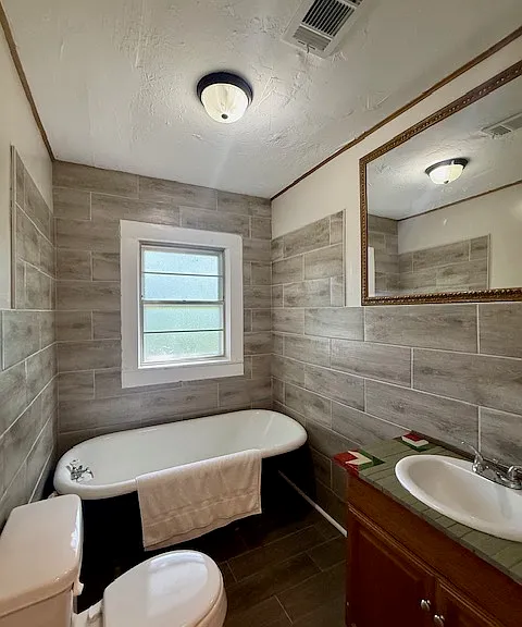 125 Plain St — Photo 14