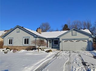 34 Mill Run Dr, Rochester, NY 14626