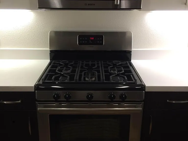BOSCH stainless steel microwave + gas range