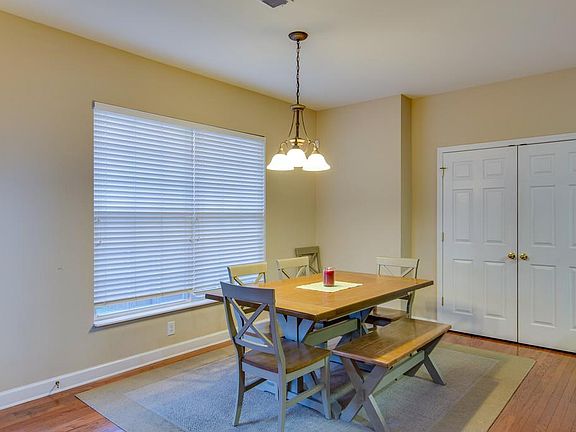 5th image of 3013 Cairns Dr W