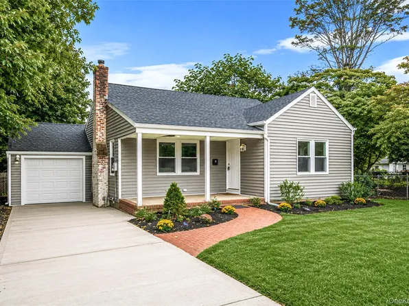 2 Storey Avenue, Central Islip, NY 11722