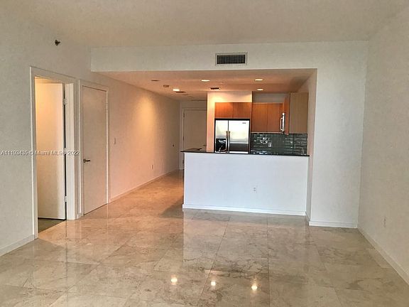 3rd image of 1060 Brickell Ave APT 3813