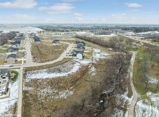 3996 Winnsboro Dr, Iowa City, IA 52245