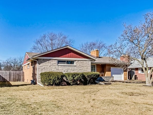 8108 Schreiber Dr, Munster, IN 46321