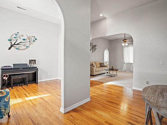 4th image of 205 Finch Court
