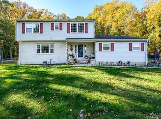 6 Florence Dr, Monroe Township, NJ 08831