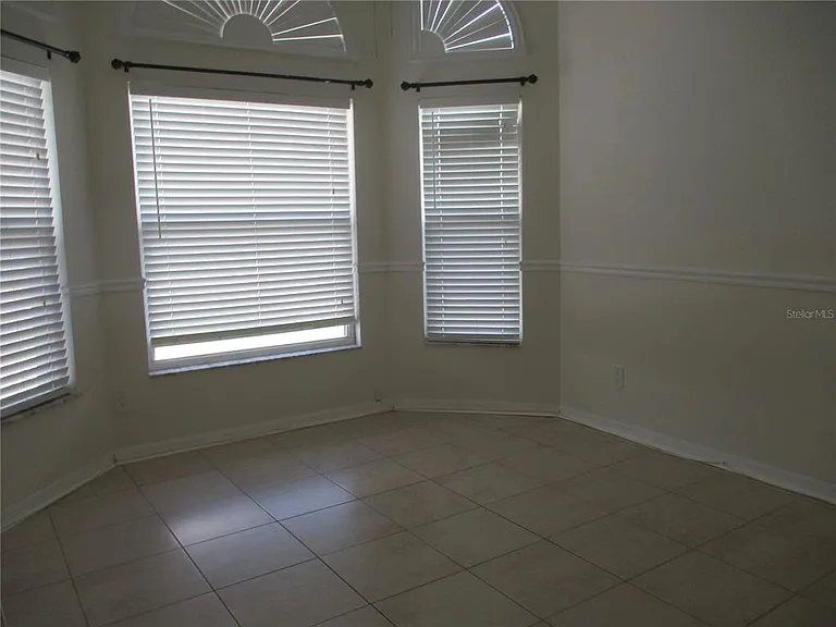 209 N Brockfield Dr — Photo 17