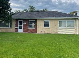 1857 1st Ave SW, Cedar Rapids, IA 52405