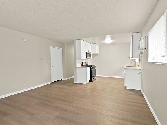 4th image of 610 N Pasadena Ave APT 11