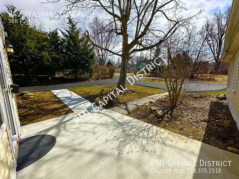 247 Washington Ave E — Photo 39