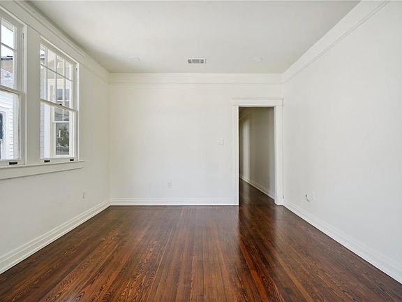 4th image of 618 N Bernadotte St