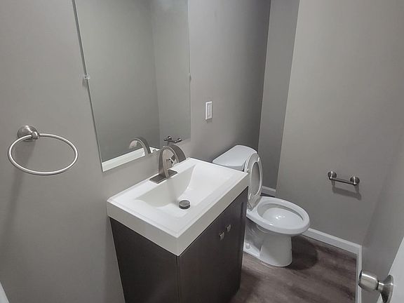 5th image of 22975 Fairmount Blvd