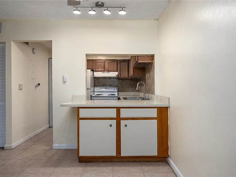 6519 W Newberry Rd #1004 — Photo 6