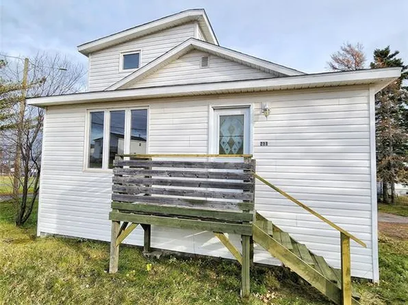 211 Main Street, Peterview, NL A0H1Y0