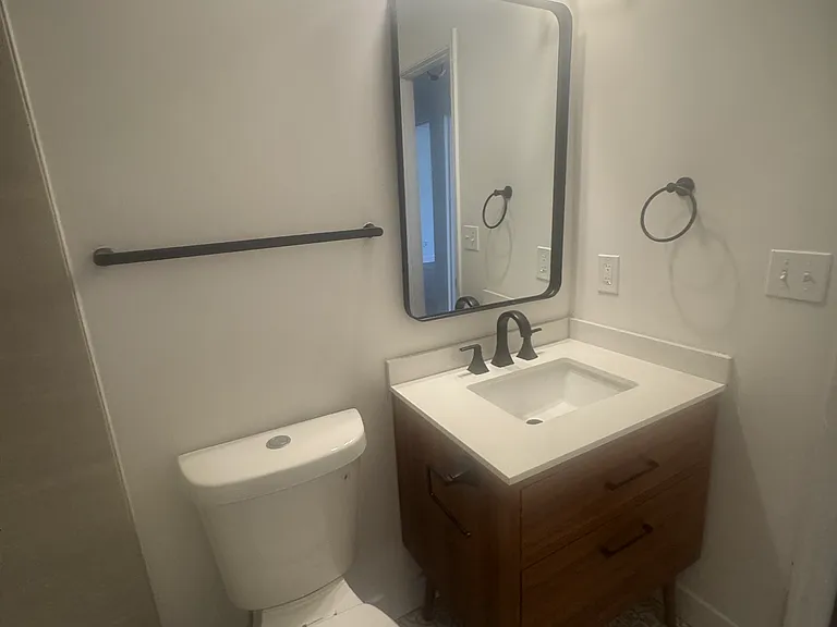 1050 Parkwest Ct — Photo 17