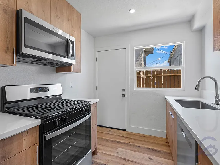 4820 Muir Ave — Photo 5