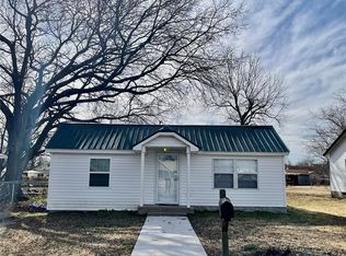 717 W 3rd St, Ada, OK 74820