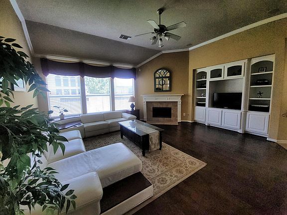 3rd image of 25506 Waller Springs Ln