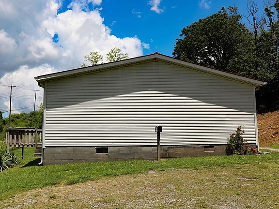 3rd image of 7090 Lee Hwy