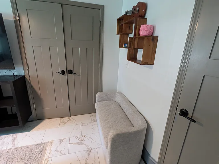 3022 Gresham Rd SE — Photo 6
