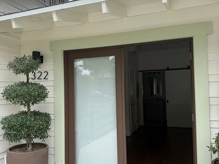 320 E Maple Ave — Photo 2