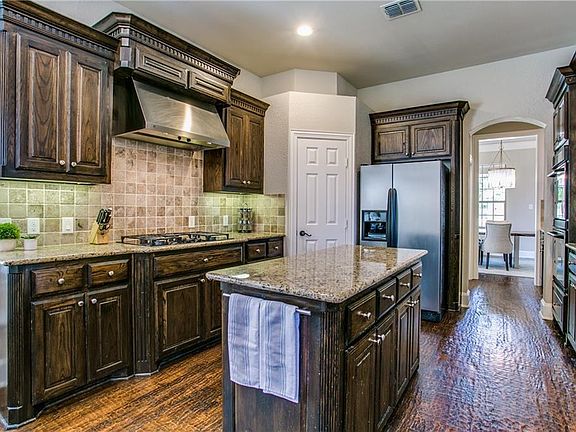 4th image of 6328 Aylworth Dr