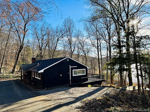 2nd image of 117 Seven Hills Lake Dr