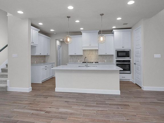 7th image of this home