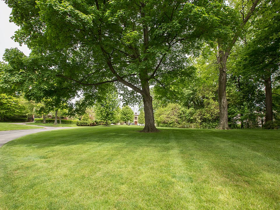 1st image of 15 E Hanna Lane