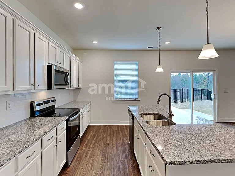 520 Slew Dr — Photo 4