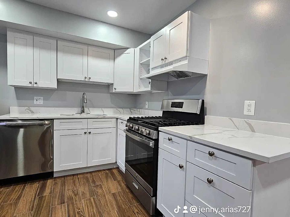 2nd image of 3902 Bel Pre Rd APT 7