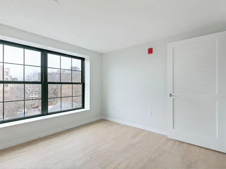 10 Soden St #105 — Photo 5