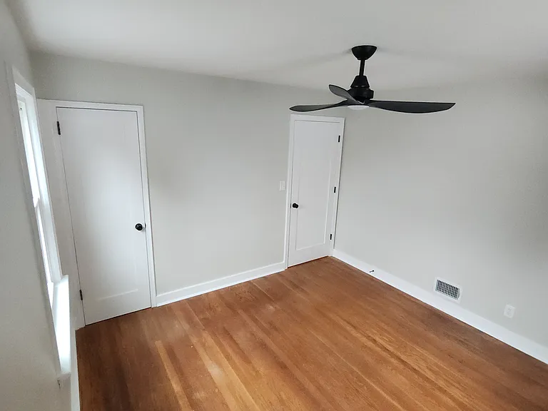 36 Liberty Ave — Photo 11